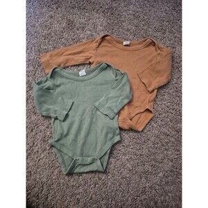 Colored organics bodysuits bundle size 3-6 months